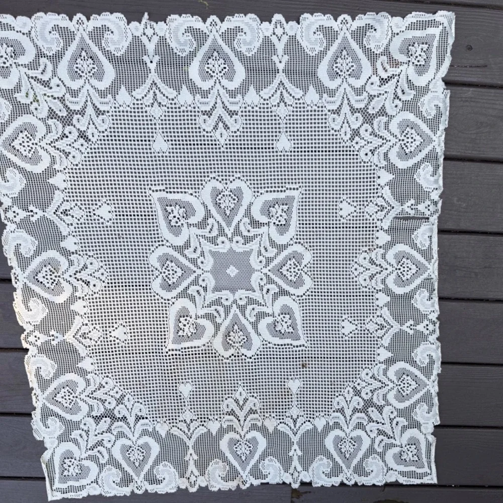 9.a.19 Vtg White Filet Lace Tablecloth Topper 39x41.5 Hearts Roses Floral Square